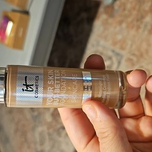 **BRAND NEW!!* IT Cosmetics Your Skin but Better Foundation shade 33